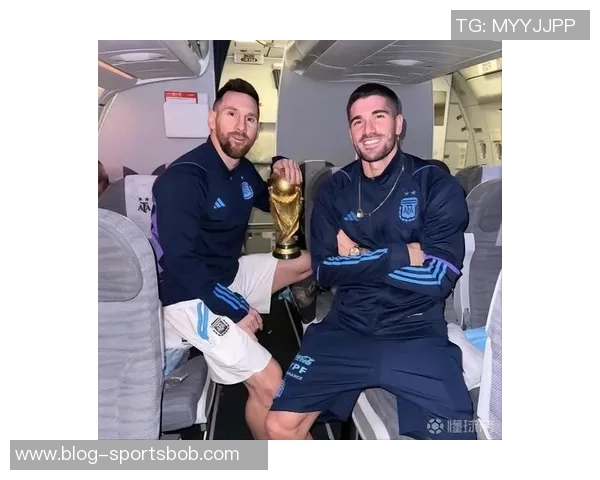 梅西社媒分享诺坎普打卡热潮球迷争相拍照留念 梅西社媒分享诺坎普打卡热潮球迷争相拍照留念